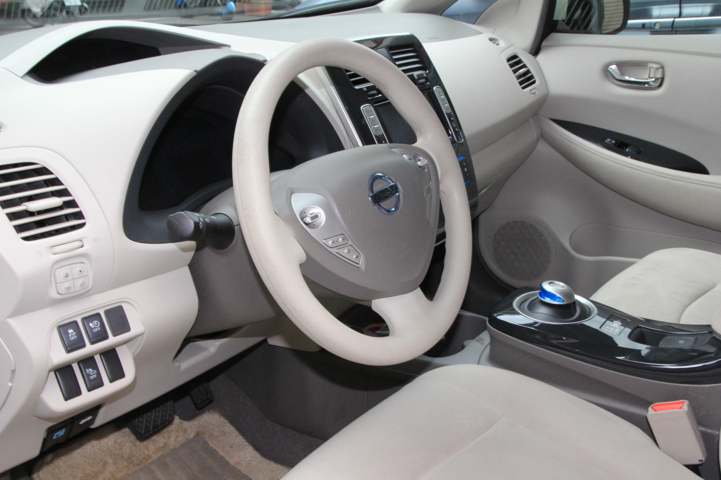 11 Nissan Leaf Sl 頂級配備 中古車優惠車款 Wewanted 購車好幫手
