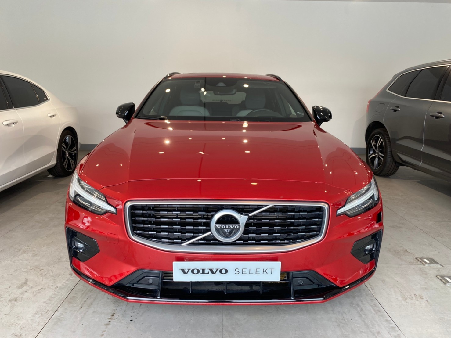 19 Volvo V60 T5 R Design 中古車優惠車款 Wewanted 購車好幫手